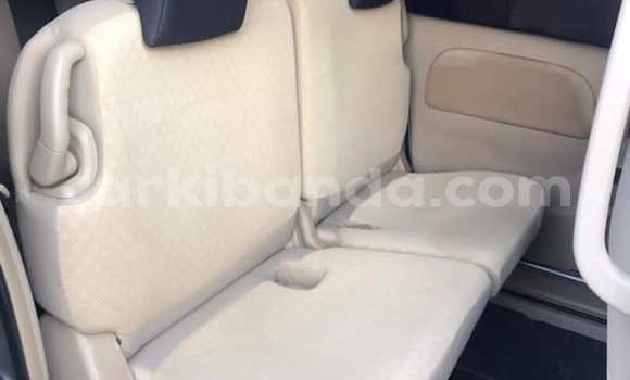 Gura Yakoze Toyota Sienta Silver Imodoka i Kampala mu Uganda Gura Yakoze Toyota Sienta Silver Imodoka i Kampala mu Uganda