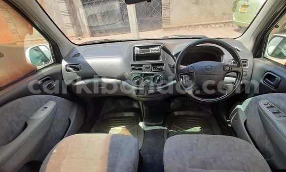 Acheter Occasion Voiture Toyota Raum Blanc à Kampala, Ouganda Acheter Occasion Voiture Toyota Raum Blanc à Kampala, Ouganda