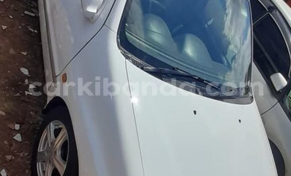 Acheter Occasion Voiture Toyota Raum Blanc à Kampala, Ouganda Acheter Occasion Voiture Toyota Raum Blanc à Kampala, Ouganda