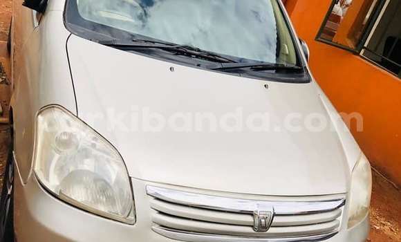 Gura Yakoze Toyota Raum Beige Imodoka i Kampala mu Uganda Gura Yakoze Toyota Raum Beige Imodoka i Kampala mu Uganda