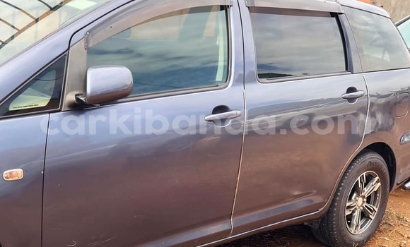 Acheter Occasion Voiture Toyota Wish Bleu à Kampala, Ouganda Acheter Occasion Voiture Toyota Wish Bleu à Kampala, Ouganda