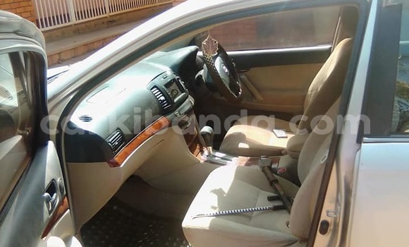 Acheter Occasion Voiture Toyota Premio Gris à Kampala, Ouganda Acheter Occasion Voiture Toyota Premio Gris à Kampala, Ouganda