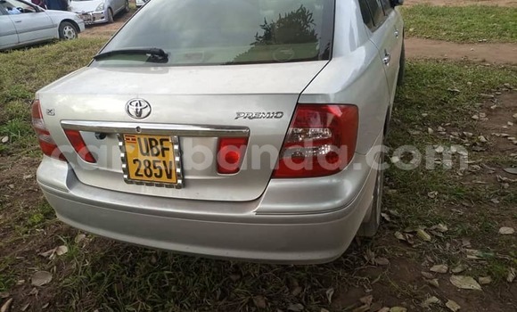 Gura Yakoze Toyota Premio Silver Imodoka i Kampala mu Uganda Gura Yakoze Toyota Premio Silver Imodoka i Kampala mu Uganda