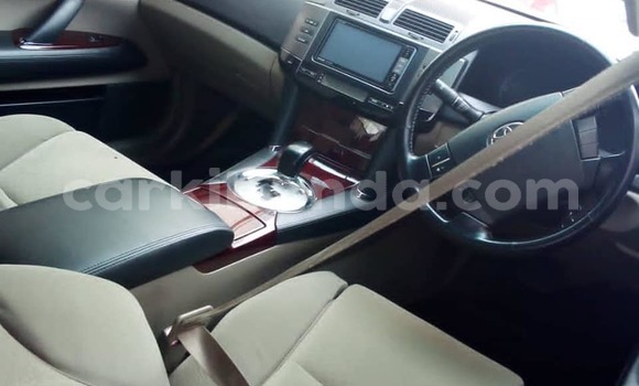 Gura Yakoze Toyota Mark X White Imodoka i Kampala mu Uganda Gura Yakoze Toyota Mark X White Imodoka i Kampala mu Uganda