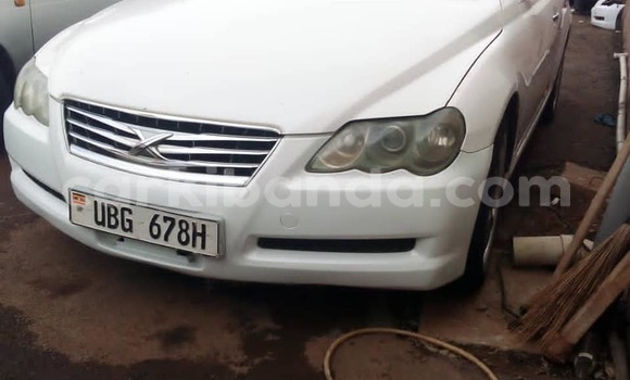 Gura Yakoze Toyota Mark X White Imodoka i Kampala mu Uganda Gura Yakoze Toyota Mark X White Imodoka i Kampala mu Uganda
