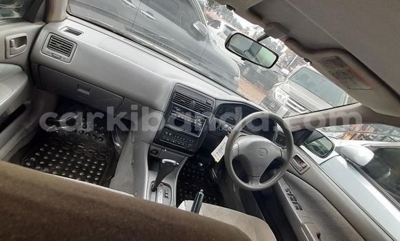 Gura Yakoze Toyota Premio White Imodoka i Kampala mu Uganda Gura Yakoze Toyota Premio White Imodoka i Kampala mu Uganda