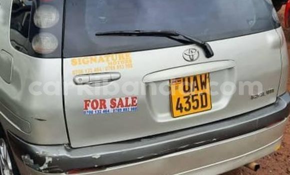 Gura Yakoze Toyota Raum Silver Imodoka i Kampala mu Uganda Gura Yakoze Toyota Raum Silver Imodoka i Kampala mu Uganda