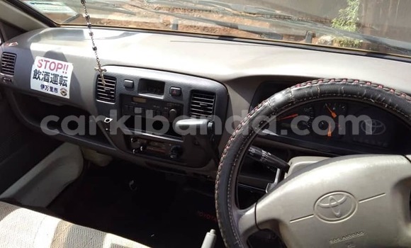 Gura Yakoze Toyota Town Ace White Imodoka i Kampala mu Uganda Gura Yakoze Toyota Town Ace White Imodoka i Kampala mu Uganda