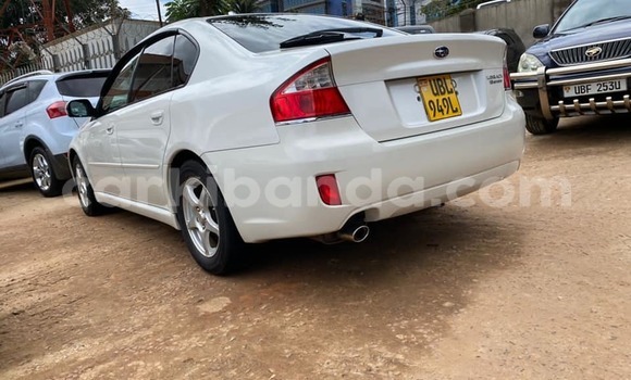 Gura Yakoze Subaru Legacy White Imodoka i Kampala mu Uganda Gura Yakoze Subaru Legacy White Imodoka i Kampala mu Uganda