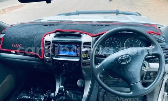 Acheter Occasion Voiture Toyota Land Cruiser Prado Gris à Kampala, Ouganda Acheter Occasion Voiture Toyota Land Cruiser Prado Gris à Kampala, Ouganda