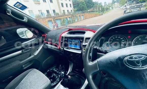 Acheter Occasion Voiture Toyota Land Cruiser Prado Gris à Kampala, Ouganda Acheter Occasion Voiture Toyota Land Cruiser Prado Gris à Kampala, Ouganda