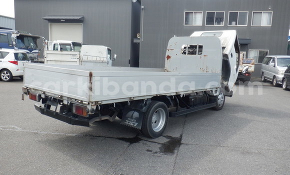 Buy Used Toyota Elf White Car in Kampala in Uganda Buy Used Toyota Elf White Car in Kampala in Uganda