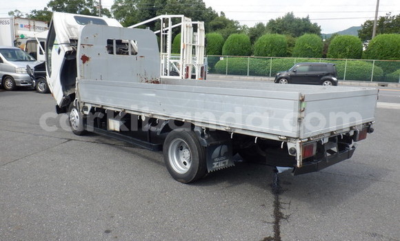 Buy Used Toyota Elf White Car in Kampala in Uganda Buy Used Toyota Elf White Car in Kampala in Uganda