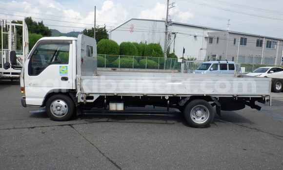 Buy Used Toyota Elf White Car in Kampala in Uganda Buy Used Toyota Elf White Car in Kampala in Uganda