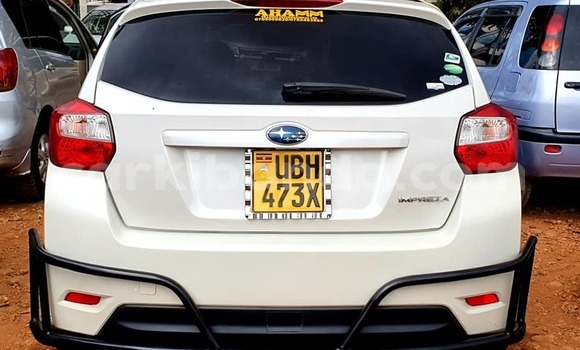 Gura Yakoze Subaru Impreza White Imodoka i Kampala mu Uganda Gura Yakoze Subaru Impreza White Imodoka i Kampala mu Uganda