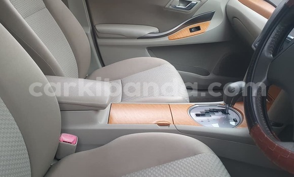 Acheter Occasion Voiture Toyota Premio Gris à Kampala, Ouganda Acheter Occasion Voiture Toyota Premio Gris à Kampala, Ouganda