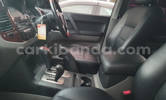 Gura Yakoze Mitsubishi Pajero Silver Imodoka i Kampala mu Uganda Gura Yakoze Mitsubishi Pajero Silver Imodoka i Kampala mu Uganda