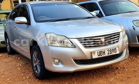 Gura Yakoze Toyota Premio Silver Imodoka i Kampala mu Uganda Gura Yakoze Toyota Premio Silver Imodoka i Kampala mu Uganda