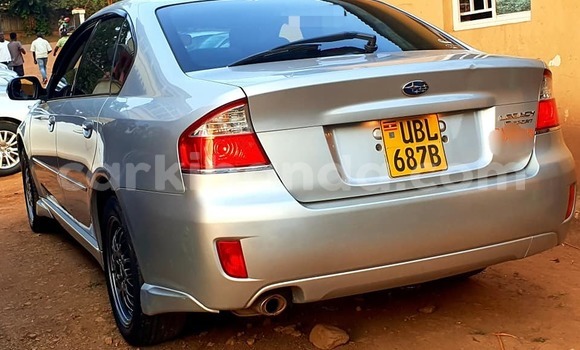 Acheter Occasion Voiture Subaru Legacy Gris à Kampala, Ouganda Acheter Occasion Voiture Subaru Legacy Gris à Kampala, Ouganda