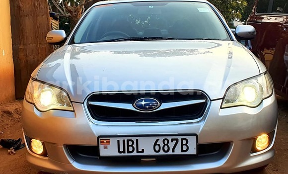 Acheter Occasion Voiture Subaru Legacy Gris à Kampala, Ouganda Acheter Occasion Voiture Subaru Legacy Gris à Kampala, Ouganda