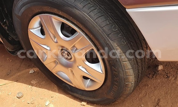 Gura Yakoze Toyota Premio White Imodoka i Kampala mu Uganda Gura Yakoze Toyota Premio White Imodoka i Kampala mu Uganda