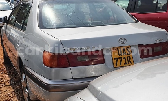 Gura Yakoze Toyota Premio White Imodoka i Kampala mu Uganda Gura Yakoze Toyota Premio White Imodoka i Kampala mu Uganda