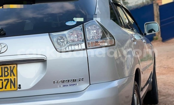 Gura Yakoze Toyota Harrier Silver Imodoka i Kampala mu Uganda Gura Yakoze Toyota Harrier Silver Imodoka i Kampala mu Uganda
