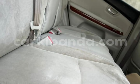 Gura Yakoze Toyota Harrier Silver Imodoka i Kampala mu Uganda Gura Yakoze Toyota Harrier Silver Imodoka i Kampala mu Uganda