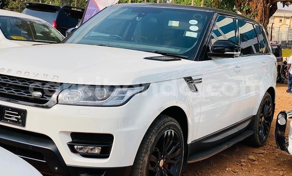 Gura Yakoze Land Rover Range Rover White Imodoka i Kampala mu Uganda Gura Yakoze Land Rover Range Rover White Imodoka i Kampala mu Uganda