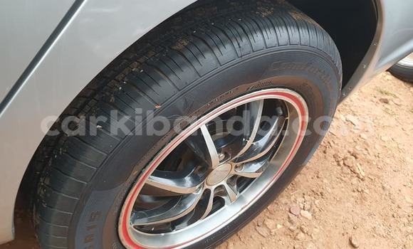 Gura Yakoze Toyota Platz Silver Imodoka i Kampala mu Uganda Gura Yakoze Toyota Platz Silver Imodoka i Kampala mu Uganda