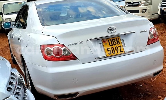 Acheter Occasion Voiture Toyota Mark X Blanc à Kampala, Ouganda Acheter Occasion Voiture Toyota Mark X Blanc à Kampala, Ouganda
