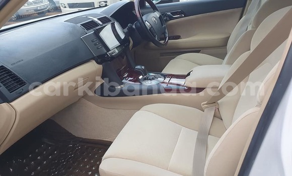 Acheter Occasion Voiture Toyota Mark X Blanc à Kampala, Ouganda Acheter Occasion Voiture Toyota Mark X Blanc à Kampala, Ouganda