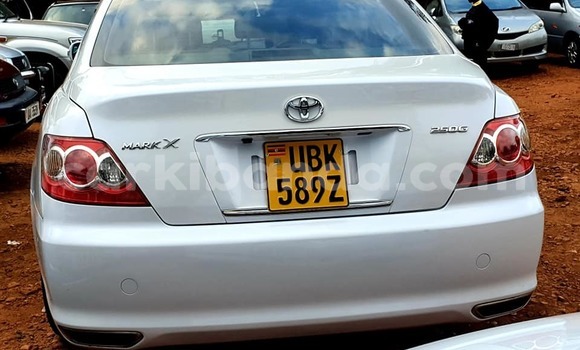 Acheter Occasion Voiture Toyota Mark X Blanc à Kampala, Ouganda Acheter Occasion Voiture Toyota Mark X Blanc à Kampala, Ouganda