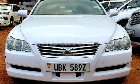 Acheter Occasion Voiture Toyota Mark X Blanc à Kampala, Ouganda Acheter Occasion Voiture Toyota Mark X Blanc à Kampala, Ouganda