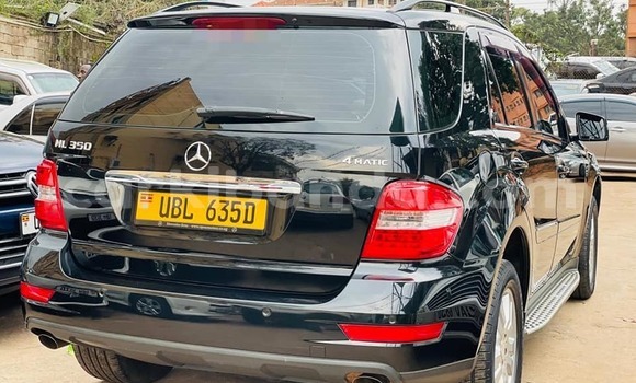 Gura Yakoze Mercedes‒Benz ML–Class Black Imodoka i Kampala mu Uganda Gura Yakoze Mercedes‒Benz ML–Class Black Imodoka i Kampala mu Uganda