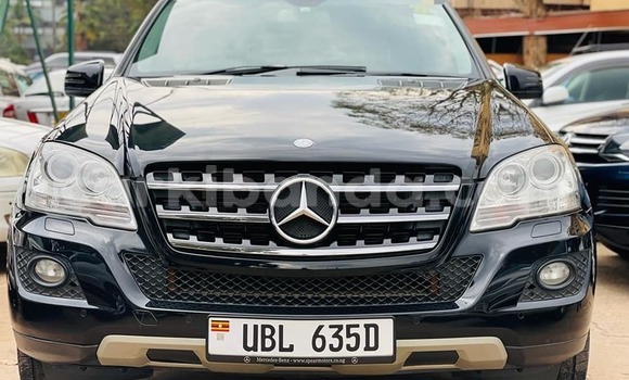 Gura Yakoze Mercedes‒Benz ML–Class Black Imodoka i Kampala mu Uganda Gura Yakoze Mercedes‒Benz ML–Class Black Imodoka i Kampala mu Uganda