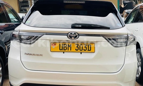 Acheter Occasion Voiture Toyota Harrier Blanc à Kampala, Ouganda Acheter Occasion Voiture Toyota Harrier Blanc à Kampala, Ouganda