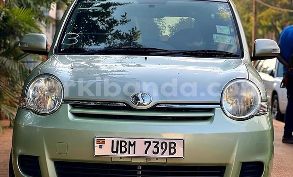 Buy Used Toyota Sienta Green Car in Kampala in Uganda
