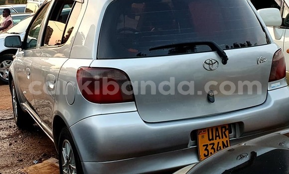 Gura Yakoze Toyota Vitz Silver Imodoka i Kampala mu Uganda Gura Yakoze Toyota Vitz Silver Imodoka i Kampala mu Uganda