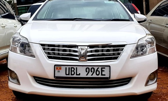 Gura Yakoze Toyota Premio White Imodoka i Kampala mu Uganda Gura Yakoze Toyota Premio White Imodoka i Kampala mu Uganda