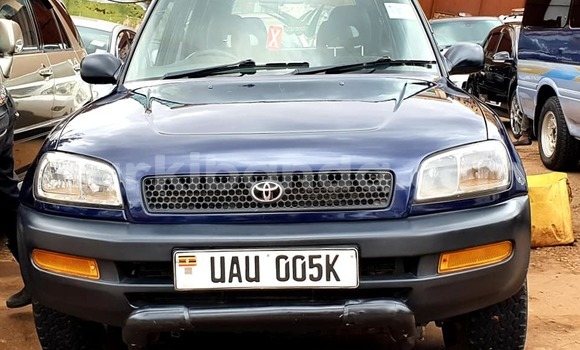 Gura Yakoze Toyota RAV4 Blue Imodoka i Kampala mu Uganda Gura Yakoze Toyota RAV4 Blue Imodoka i Kampala mu Uganda