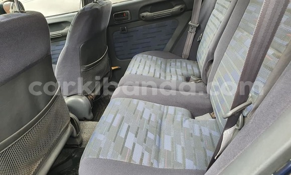 Gura Yakoze Toyota RAV4 Blue Imodoka i Kampala mu Uganda Gura Yakoze Toyota RAV4 Blue Imodoka i Kampala mu Uganda