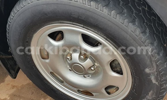 Gura Yakoze Toyota RAV4 Blue Imodoka i Kampala mu Uganda Gura Yakoze Toyota RAV4 Blue Imodoka i Kampala mu Uganda