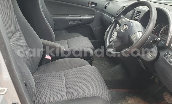 Gura Yakoze Toyota Wish Silver Imodoka i Kampala mu Uganda Gura Yakoze Toyota Wish Silver Imodoka i Kampala mu Uganda