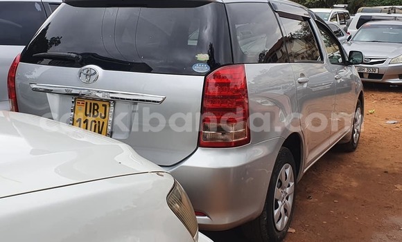 Gura Yakoze Toyota Wish Silver Imodoka i Kampala mu Uganda Gura Yakoze Toyota Wish Silver Imodoka i Kampala mu Uganda