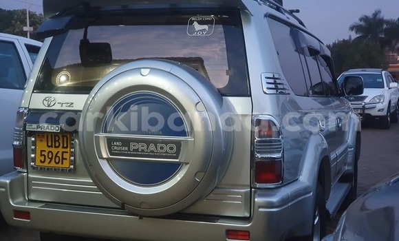 Acheter Occasion Voiture Toyota Land Cruiser Prado Gris à Kampala, Ouganda Acheter Occasion Voiture Toyota Land Cruiser Prado Gris à Kampala, Ouganda