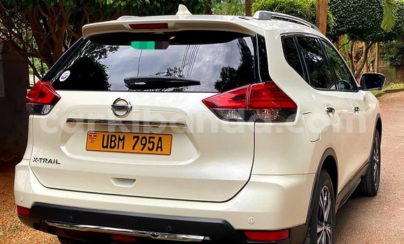 Acheter Occasion Voiture Nissan X–Trail Blanc à Kampala, Ouganda Acheter Occasion Voiture Nissan X–Trail Blanc à Kampala, Ouganda