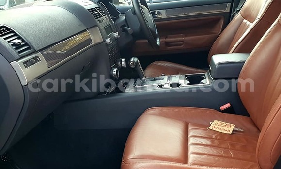Gura Yakoze Volkswagen Touareg White Imodoka i Kampala mu Uganda Gura Yakoze Volkswagen Touareg White Imodoka i Kampala mu Uganda