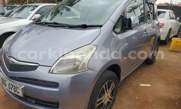 Acheter Occasion Voiture Toyota Ractis Bleu à Kampala, Ouganda Acheter Occasion Voiture Toyota Ractis Bleu à Kampala, Ouganda