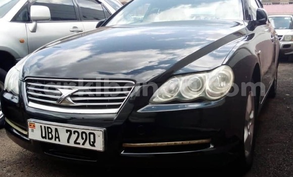Nunua Ilio tumika Toyota Mark X Nyeusi Gari ndani ya Kampala nchini Uganda